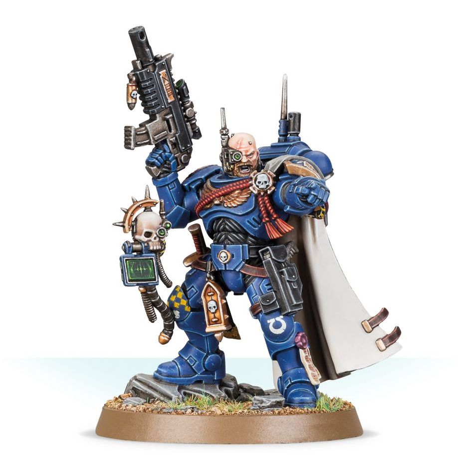 Warhammer 40000: Space Marines Captain in Phobos Armour