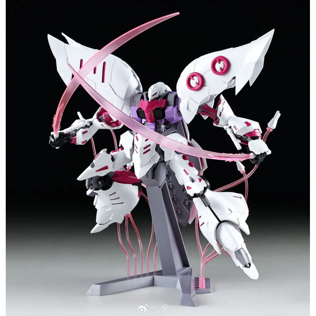 YIYA 1/120 AMX-004 Q-beley Queen's Vehicle Deluxe Edition Model Kit