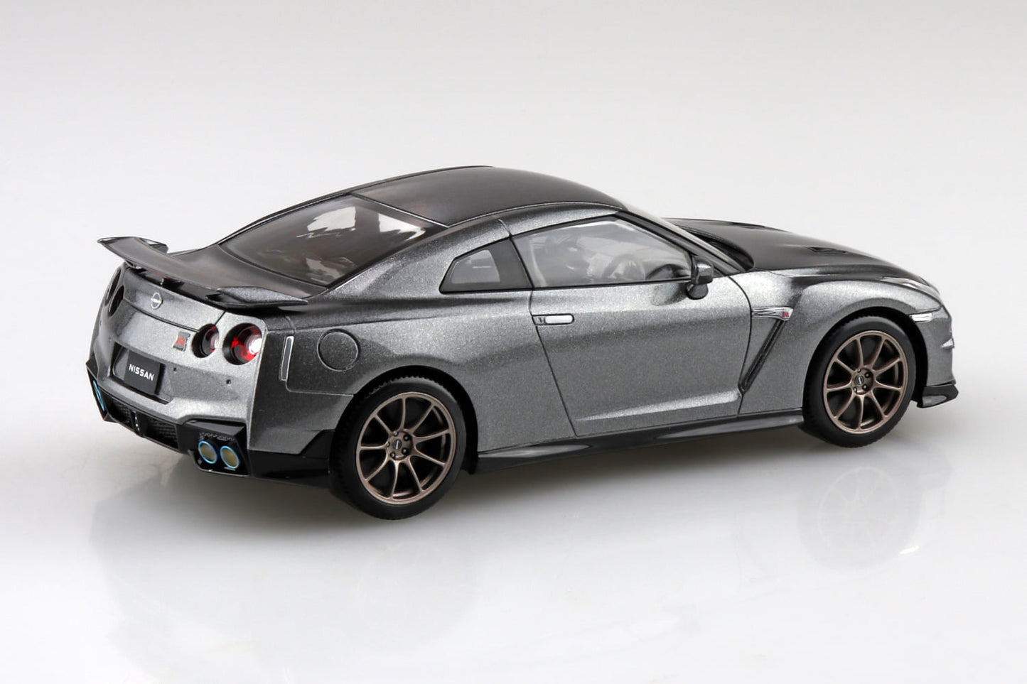 Aoshima 1/32 SNAP KIT Nissan R35 GT-R 2024 (Dark Metal Gray)