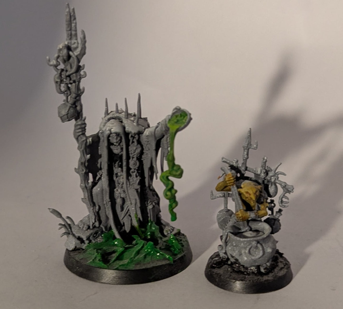 [Pre-Owned] Age of Sigmar: Orruk Warclans - Swamp Calla Shaman with Pot-Grot