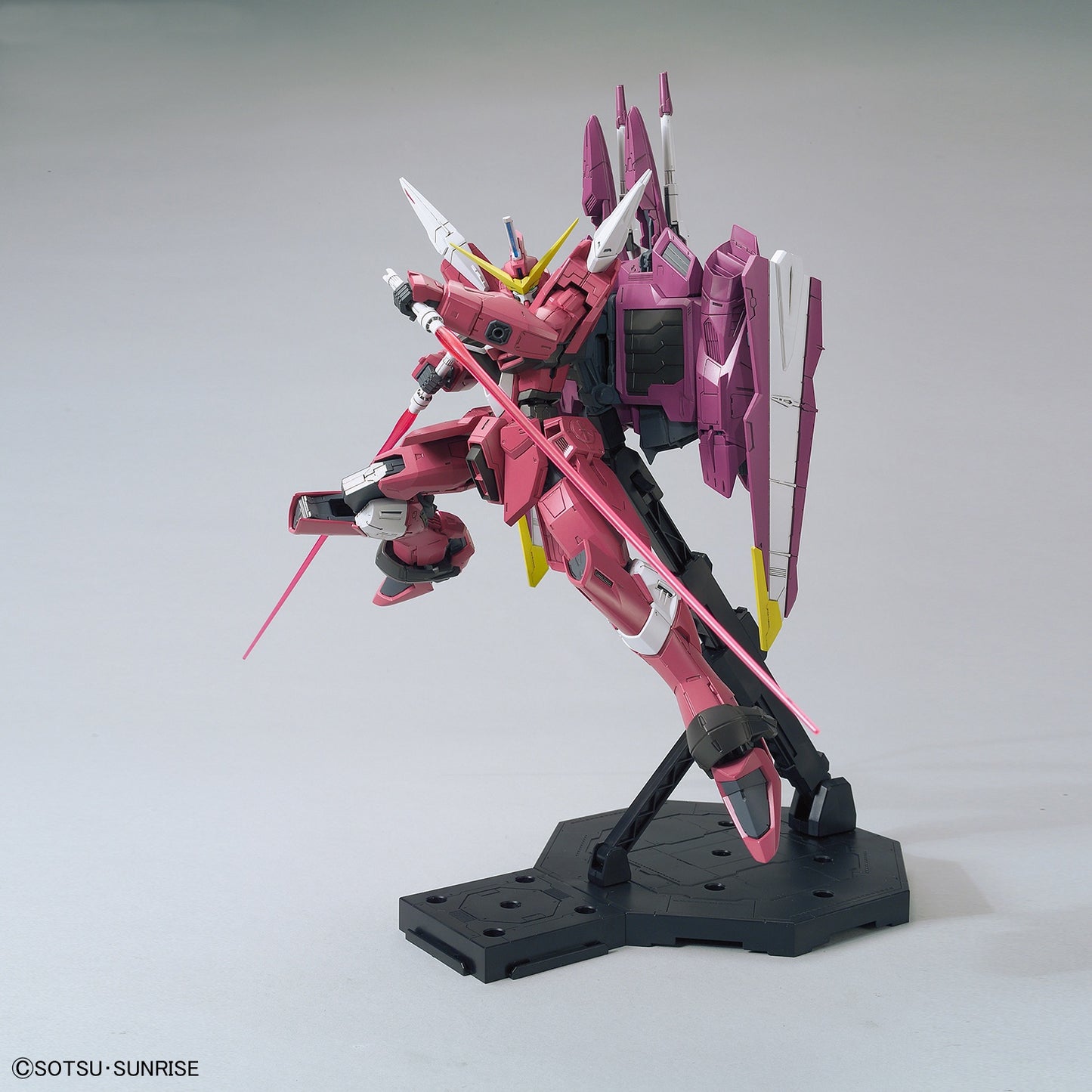 MG 1/100 Justice Gundam "Mobile Suit Gundam: Seed"